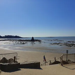 Location 100 M De La Pénestin